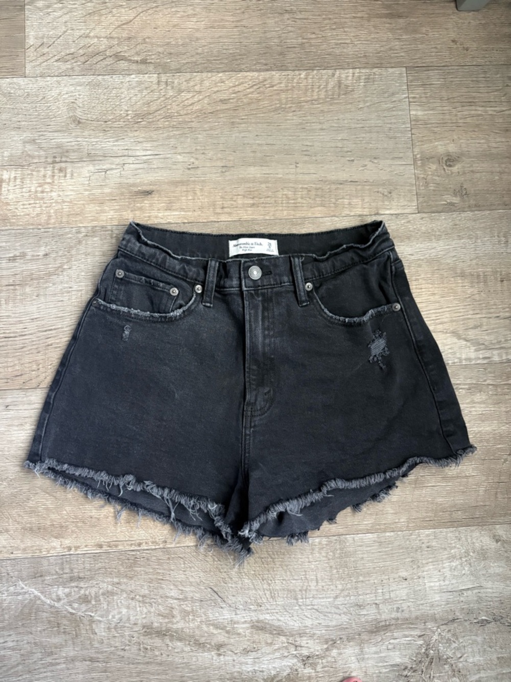 Abercrombie and Fitch The Mom Short High Rise Curve Love in Black Sz 28/6